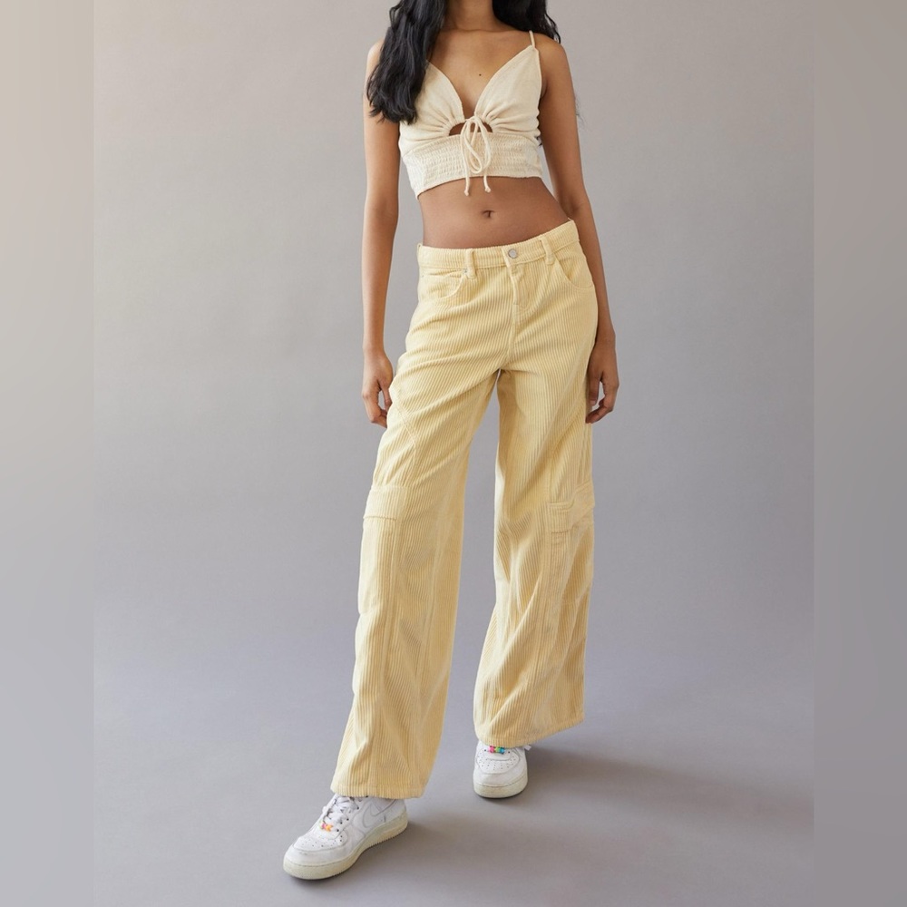 URBAN OUTFITTERS BDG LOW RISE CORDUROY SKATER PANT IN YELLOW - SIZE 26